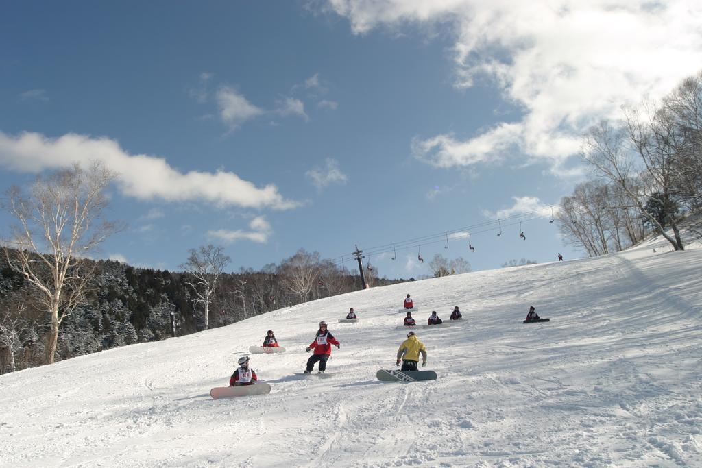 Kidoike Onsen Hotel Yamanouchi  Extérieur photo