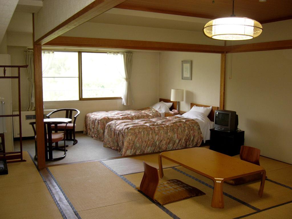 Kidoike Onsen Hotel Yamanouchi  Extérieur photo
