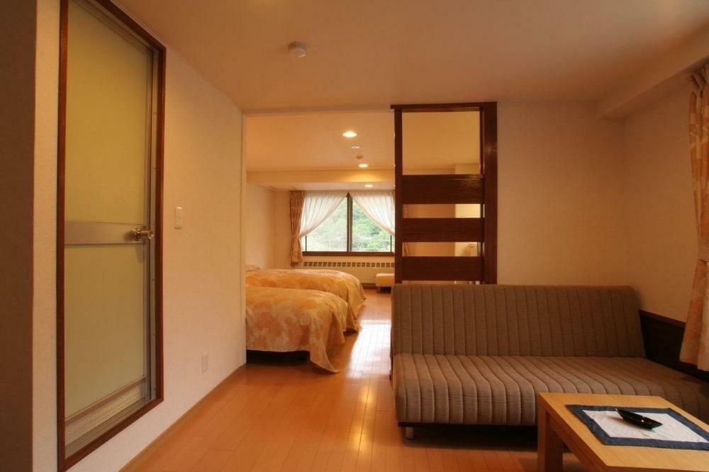 Kidoike Onsen Hotel Yamanouchi  Extérieur photo