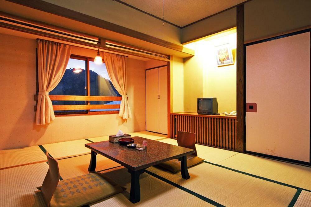 Kidoike Onsen Hotel Yamanouchi  Extérieur photo